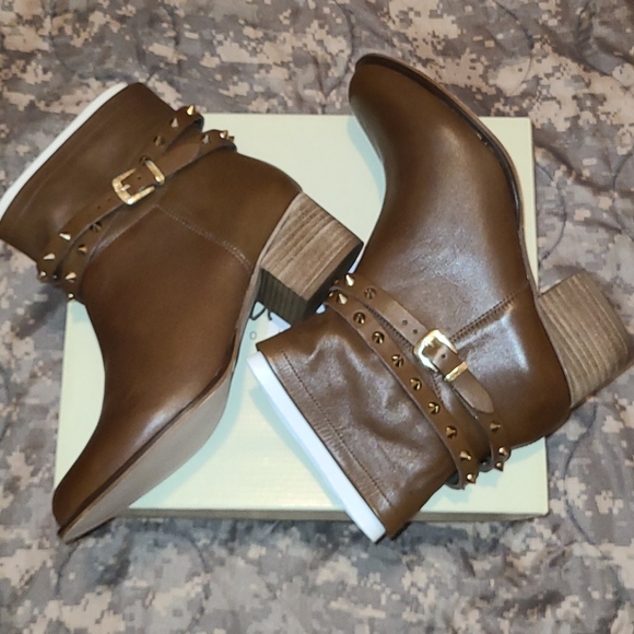 Matisse Rocker Slip On Ankle Booties - Picture 7 of 16